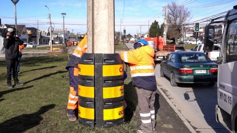 Edelmag y Municipalidad de Punta Arenas lanzan campaña de prevención de choques a postes