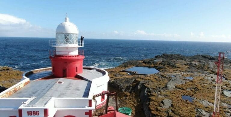 Faro Islotes Evangelistas: 128 años guiando a los navegantes en medio de la adversidad