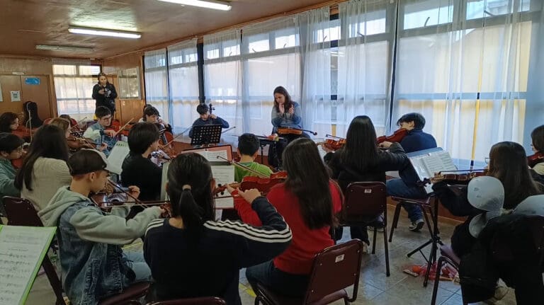 La Orquesta Sinfónica Juvenil Regional de Magallanes se prepara para su concierto de gala
