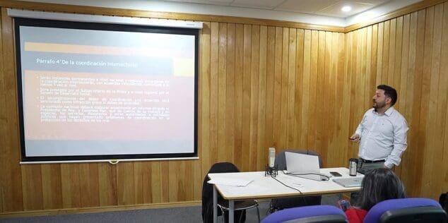 Trabajadores de la Fundación Esperanza se capacitan en nuevas leyes para fortalecer su labor