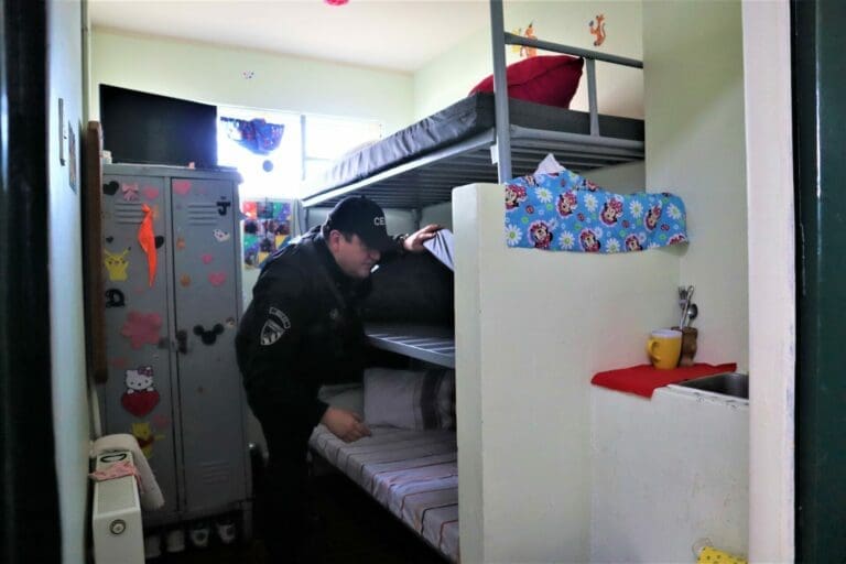Gendarmería refuerza seguridad en unidades penales de Magallanes en vísperas de Fiestas Patrias