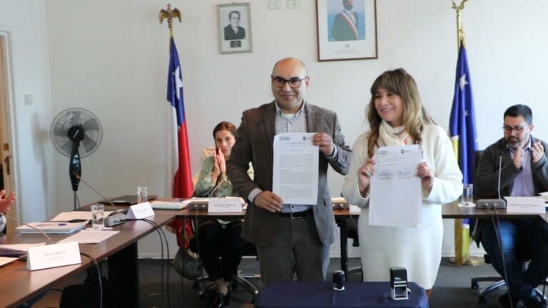 Natales y Tortel firman convenio de colaboración interinstitucional para potenciar desarrollo local y turístico