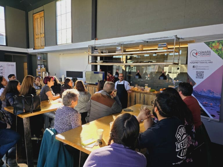 Beneficiarios de programa “Natales como capital gastronómica” reciben capacitaciones