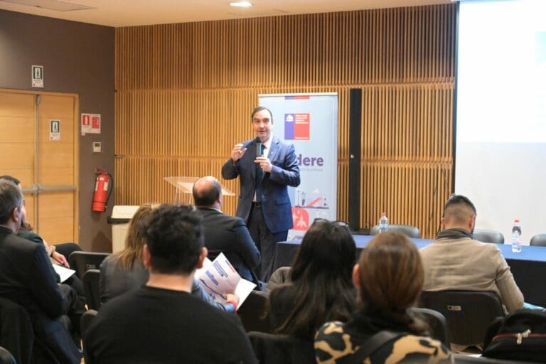 Jorge Flies participó en jornada de trabajo para la transferencia de competencias de Sernatur a Gobierno Regionales