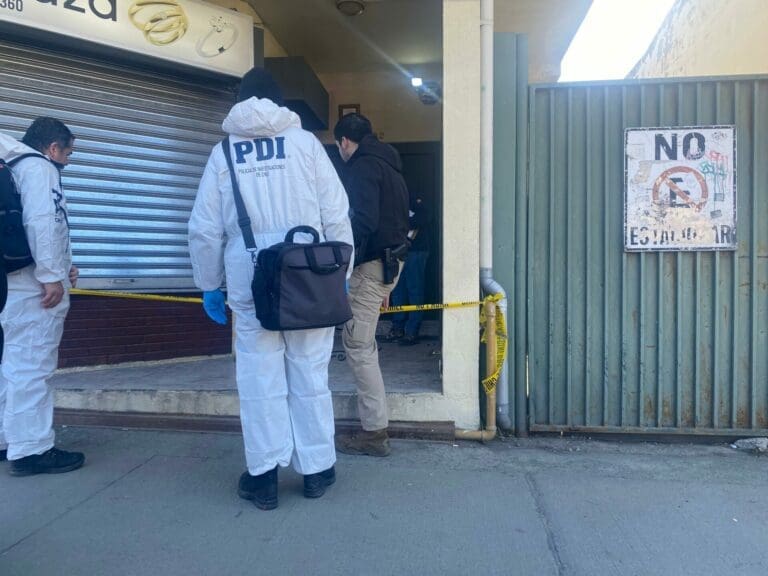 Joyería Barraza ubicada en el centro de Punta Arenas sufre millonario robo: cifra ascendería a los $20 millones