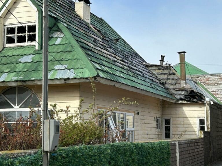 Incendio de gran magnitud afecta a vivienda en Av. España con Piloto Pardo