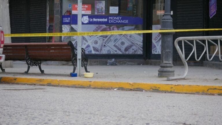 Activan protocolo de seguridad por paquete sospechoso en Casa de Cambio La Hermandad en Natales