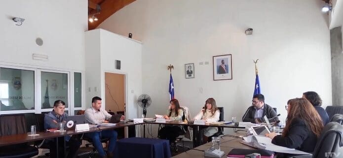 Municipalidad de Natales enfrenta embargo de cuentas corrientes por deuda de servicios