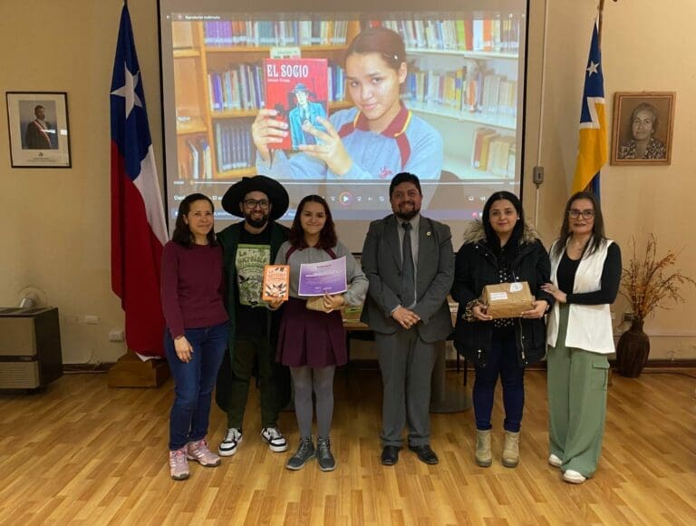 Reconocen a estudiantes magallánicos destacados en el concurso “Booktubers Bibliotecas CRA 2024”