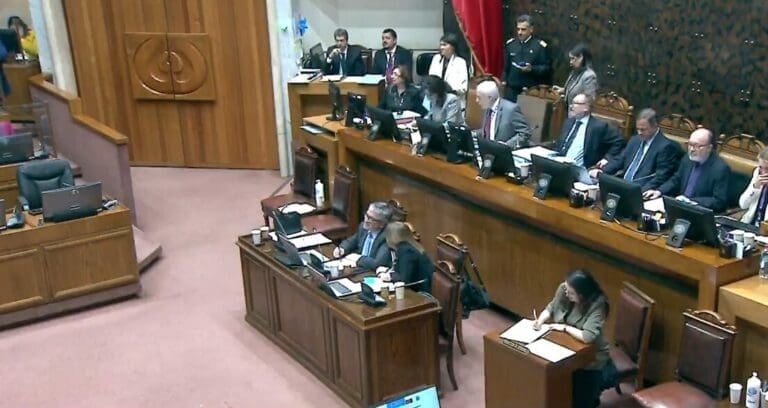 ¡Histórico! Senado aprueba proyecto de ley que declara feriado regional el 21 de septiembre