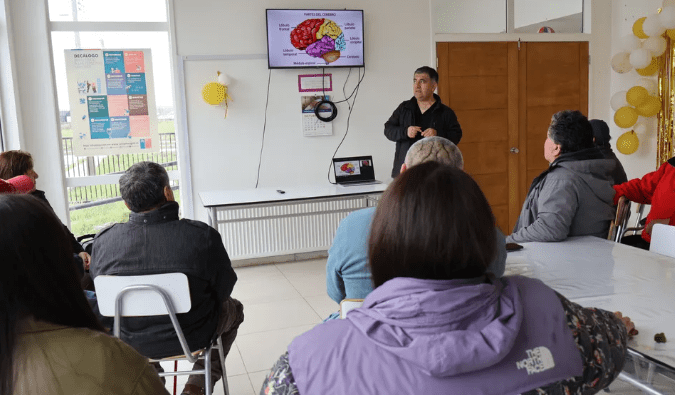 Se efectuaron charlas educativas en Natales que buscan concientizar sobre los accidentes cerebrovascular