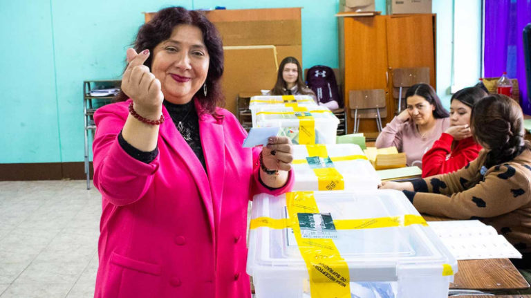 Ana Mayorga se convierte en la nueva alcaldesa de Puerto Natales tras amplia mayoría en las urnas