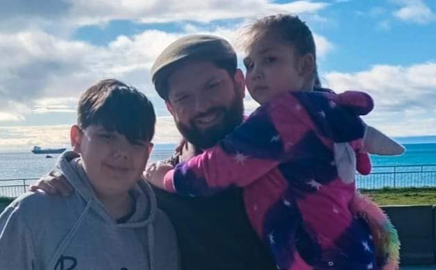 Presidente Boric se compromete a ayudar a familia de Magallanes en su lucha contra la Paraparesia Espástica Familiar