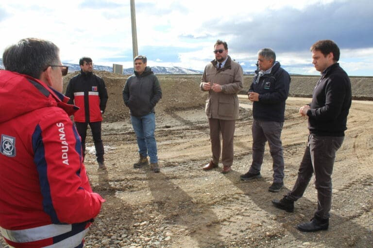 Descartan habilitar ruta alternativa en Complejo Fronterizo Casas Viejas debido a riesgos para usuarios y trabajadores