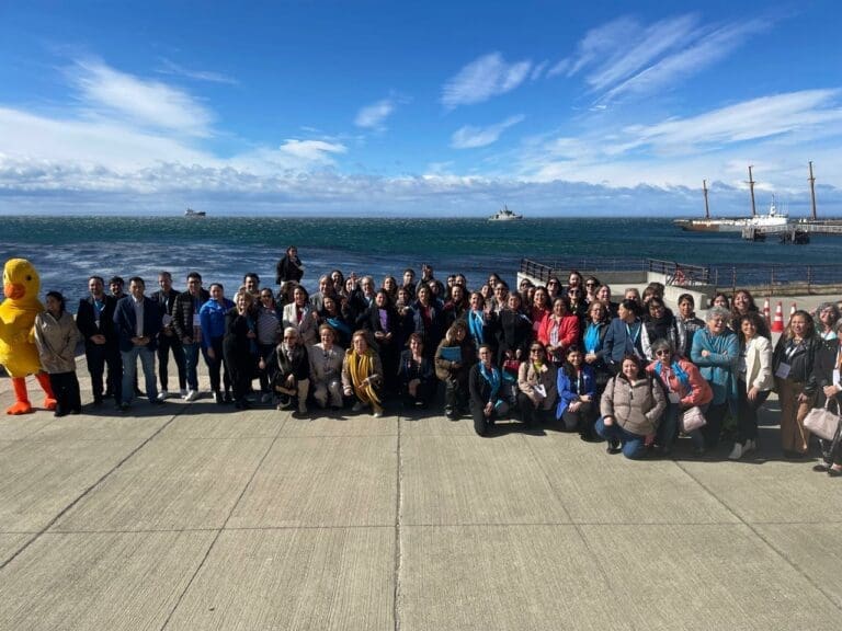 Empresarias chilenas y argentinas se reúnen en Punta Arenas para discutir el futuro de la economía sustentable y la inteligencia artificial