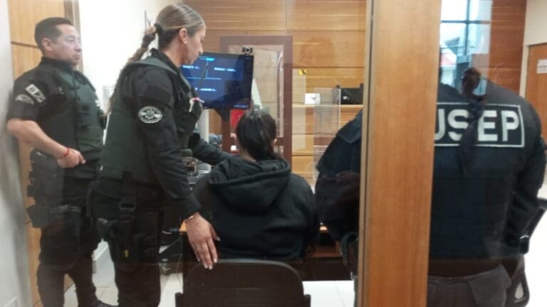 Amplían detención de mujer acusada de matar a su hijo recién nacido