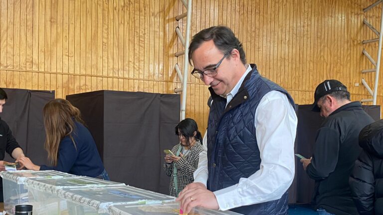 Primera jornada electoral: conoce a los candidatos que ya ejercieron su voto en Punta Arenas