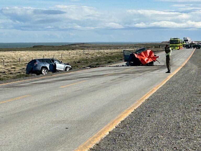 Choque frontal en ruta a San Gregorio moviliza equipos de emergencia