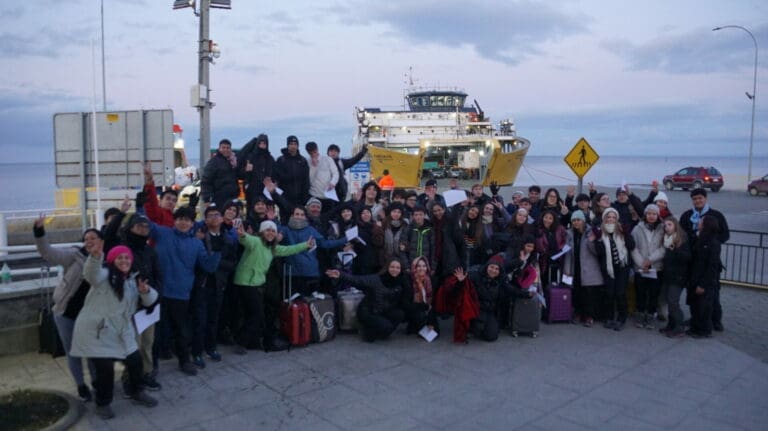 Estudiantes de Iquique inician gira de estudios en Puerto Williams con enfoque en el cambio climático