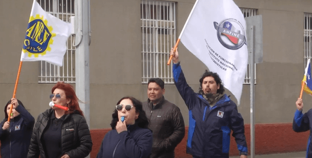 Trabajadores del INE inician paro indefinido en Punta Arenas exigiendo respuestas a sus demandas