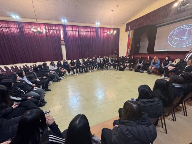 Enap impulsa la participación femenina en la industria energética con conversatorios en Punta Arenas