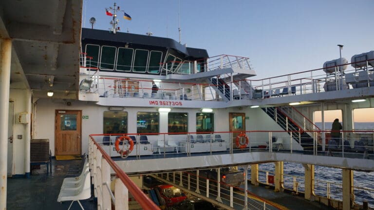 Tabsa informa problemas en baños del ferry Pathagon por obstrucciones y llama a un uso responsable