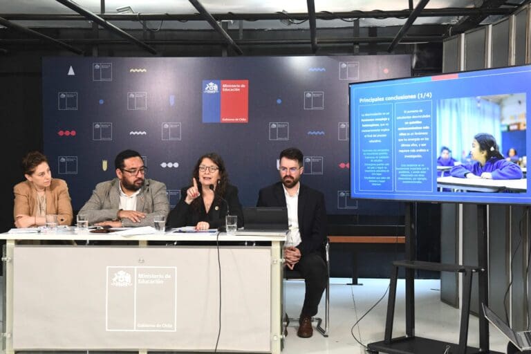 17 mil estudiantes que habían salido del sistema volvieron a las aulas este 2024