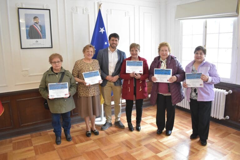 Se realizó entrega de recursos del Fondes a 25 organizaciones comunitarias de Magallanes