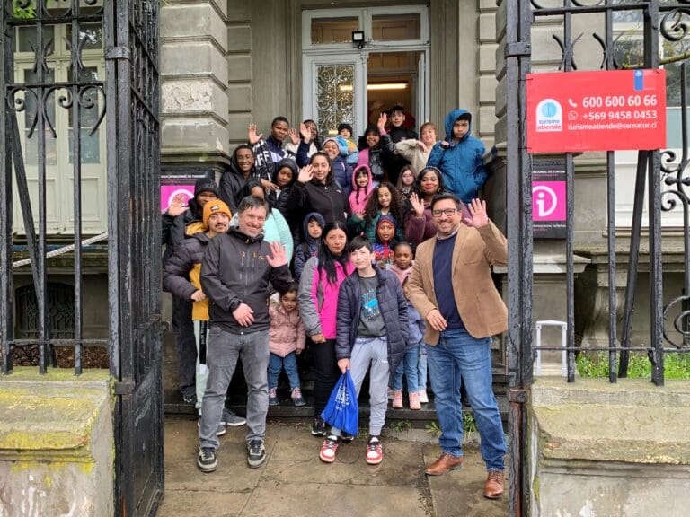 Se realizó despedida a familias que recorrerán Magallanes en el marco del programa Turismo Familiar de Sernatur