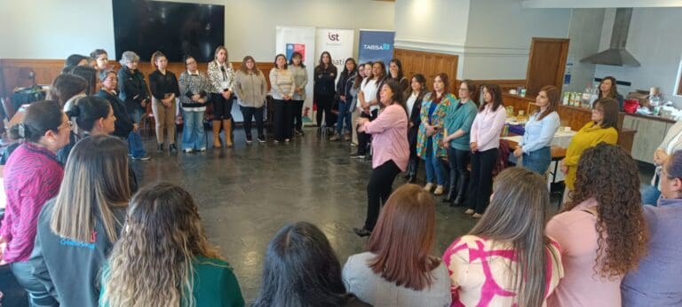 Mujeres líderes de Magallanes se reúnen en tercer encuentro para fortalecer la igualdad y el liderazgo
