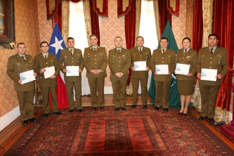 Carabineros de la Siat Magallanes reciben diplomados en electromovilidad y tecnologías aplicadas
