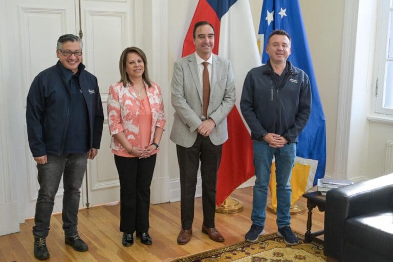 Gobernador Flies y alcalde Radonich reafirman compromiso con proyectos prioritarios para Punta Arenas