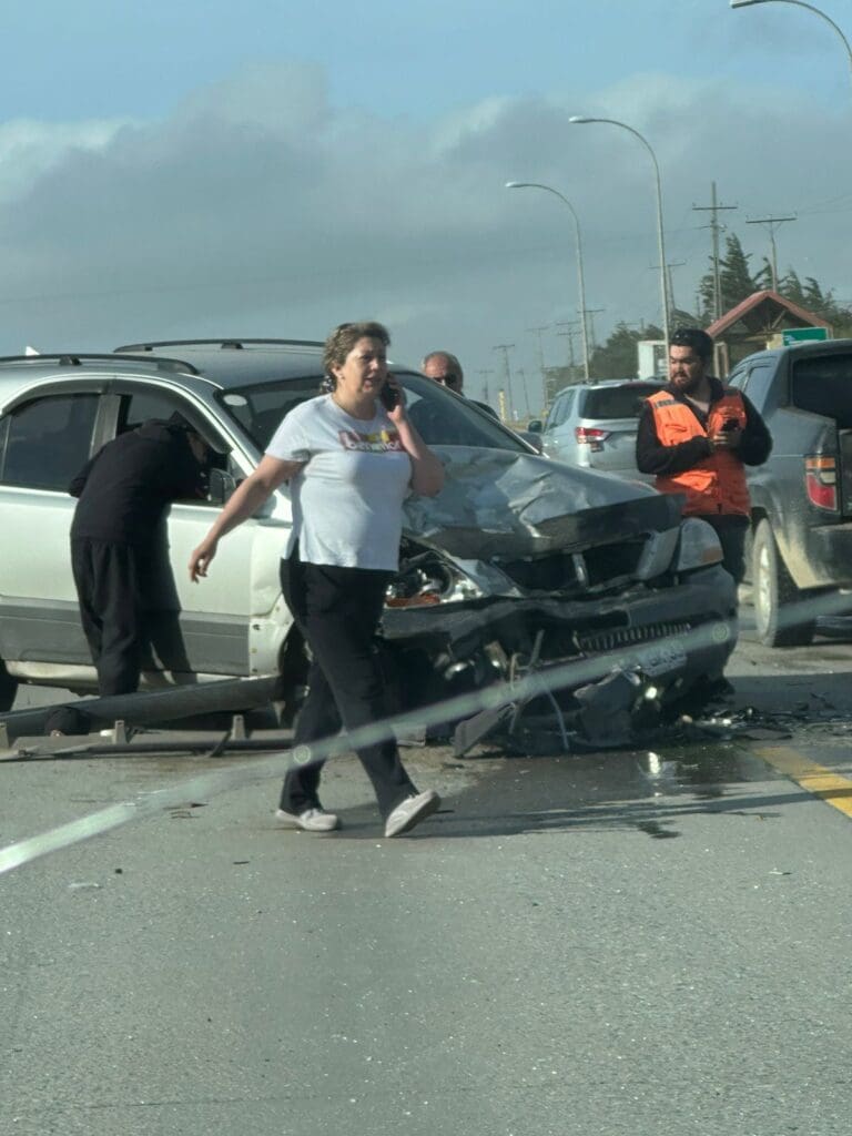 Fuerte accidente de tránsito en el Cruce San Martín: un auto destruido y varios heridos