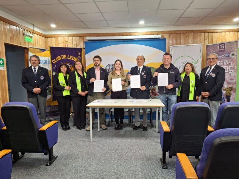 Punta Arenas firma convenio para promover el reciclaje de latas y apoyar las Jornadas por la Rehabilitación