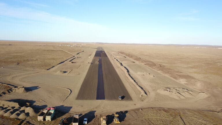 Dirección de Aeropuertos del MOP impulsa importantes mejoras para la conectividad de las regiones de Aysén y Magallanes