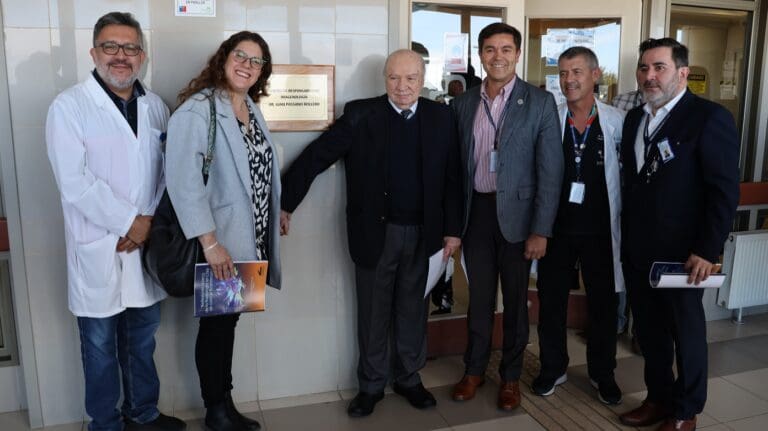 Se realizó homenaje a los doctores Gian Passano Rollero y Humberto Hurtado Yutronich en el Hospital Clínico Magallanes
