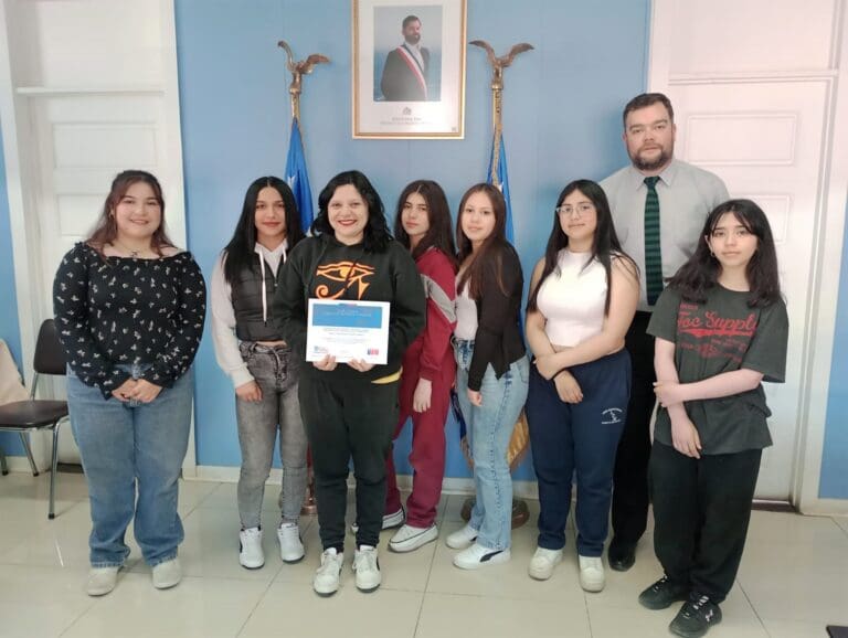 Gobierno entrega recursos del Fondo Presidente de la República a siete organizaciones de Última Esperanza