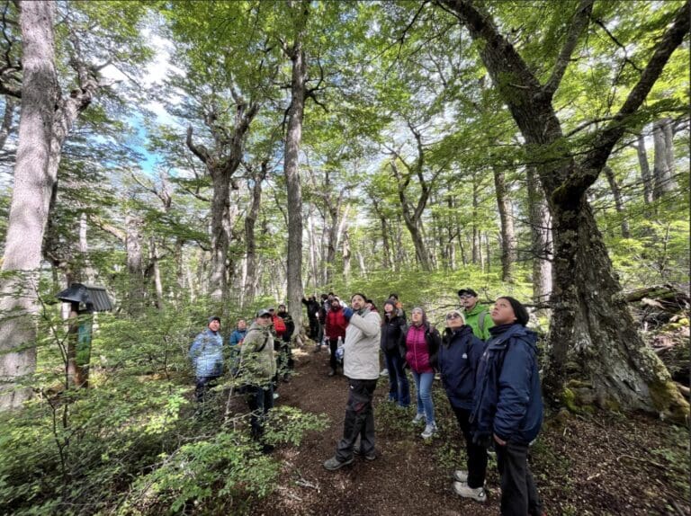 Programa Oficina Verde realizó salida a terreno en la Reserva Nacional Laguna Parrillar