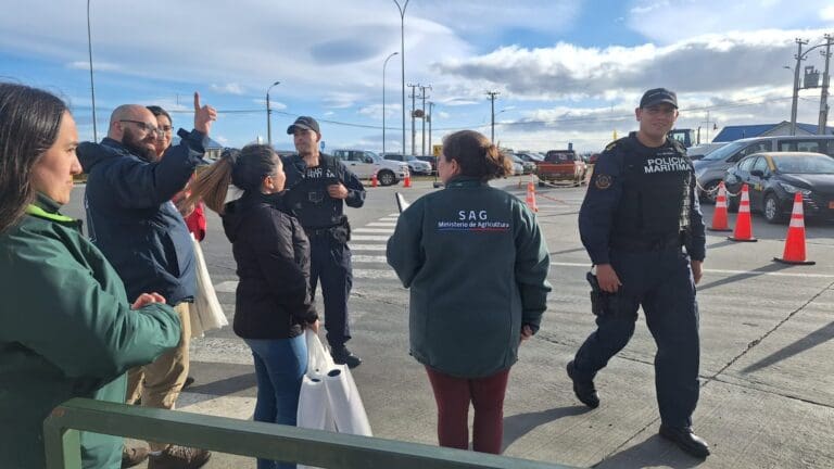 Operativo en Bahía Chilota refuerza prevención de delitos e incendios forestales en Porvenir