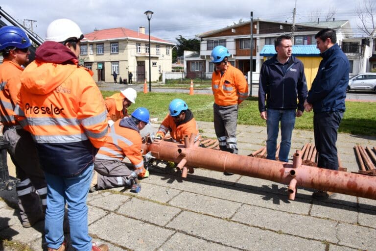 Punta Arenas celebra el encendido del Árbol de Navidad: un tradicional evento familiar