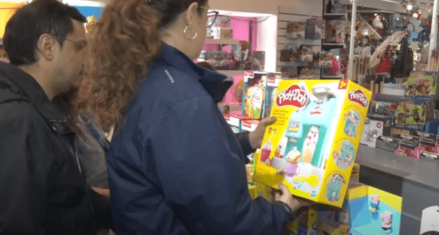Seremi de Salud y Sernac fiscalizan juguetes previo a fiestas de fin de año