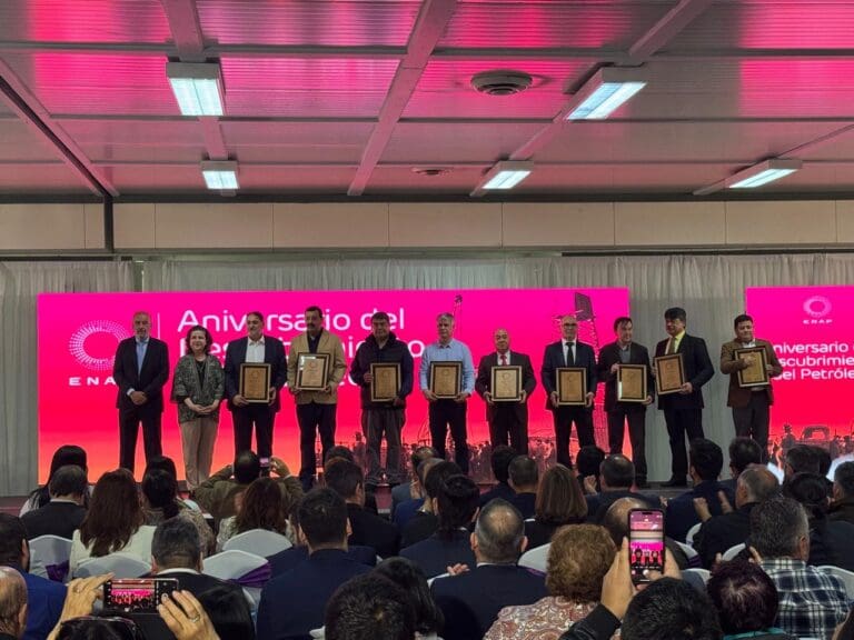 Enap Magallanes conmemora 79 años del descubrimiento del petróleo con emotiva ceremonia y reconocimientos
