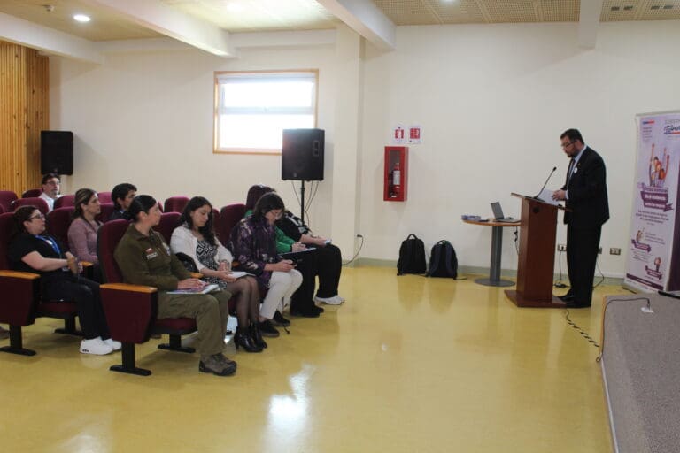 Realizan jornada por la eliminación de la violencia contra las mujeres en el Hospital de Natales