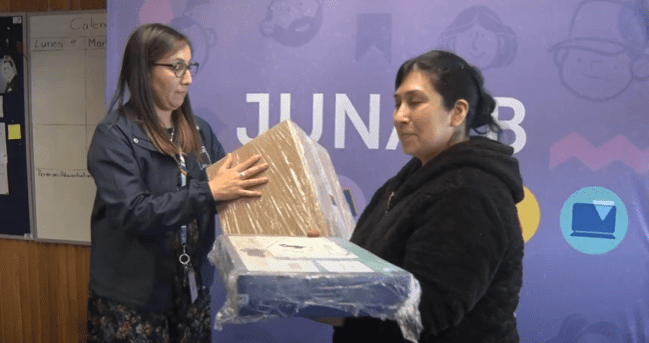 Entrega de computadores en Punta Arenas fortalece aprendizaje de estudiantes vulnerables