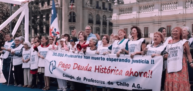 Presidente Boric firma proyecto de ley para reparación de la deuda histórica a docentes