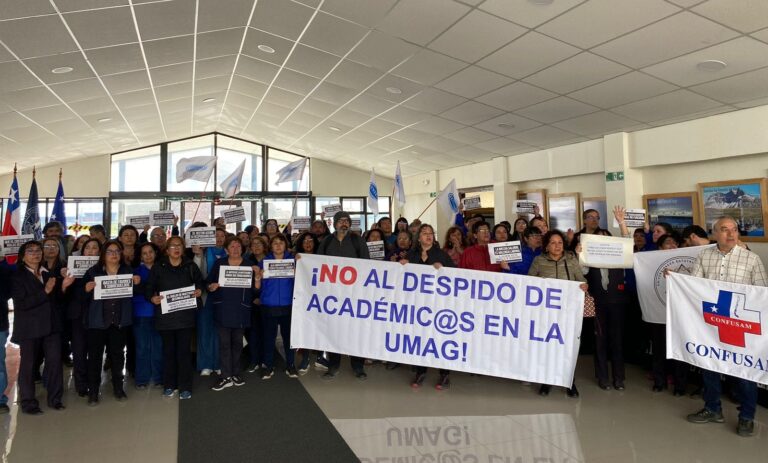 Funcionarios de la Umag en movilización por despido de 36 trabajadores sin previo aviso