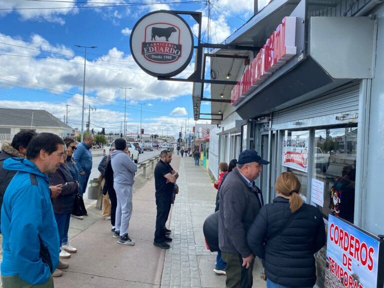 Cordero magallánico: la estrella de la cena navideña en Punta Arenas