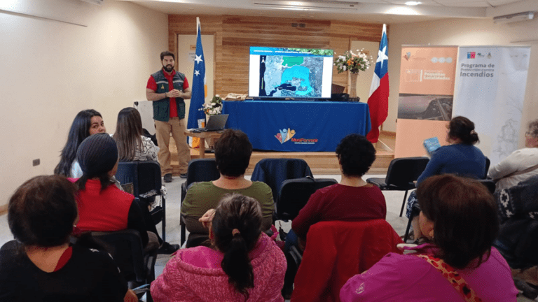 Conaf y Minvu impulsan campaña para la prevención de incendios forestales en Magallanes