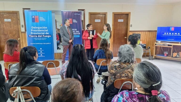 Viviana Calanchie es reconocida como “Persona Destacada” por Senama en Tierra del Fuego