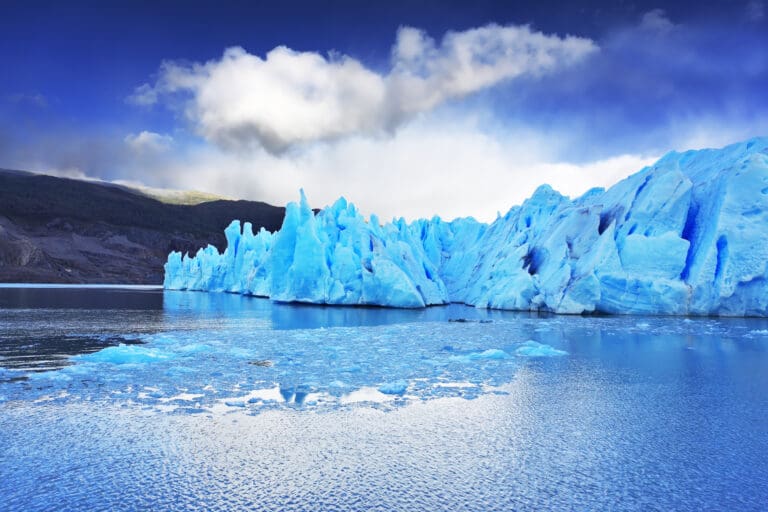 SKY Airline inaugura ruta directa entre Santiago y El Calafate, acercando la Patagonia a los viajeros